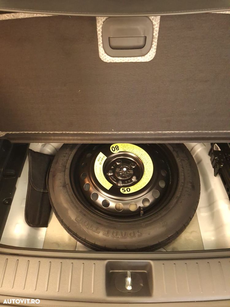 Kia Sportage PE 1.6 T-GDI HEV 6AT 4x2 Urban - 13