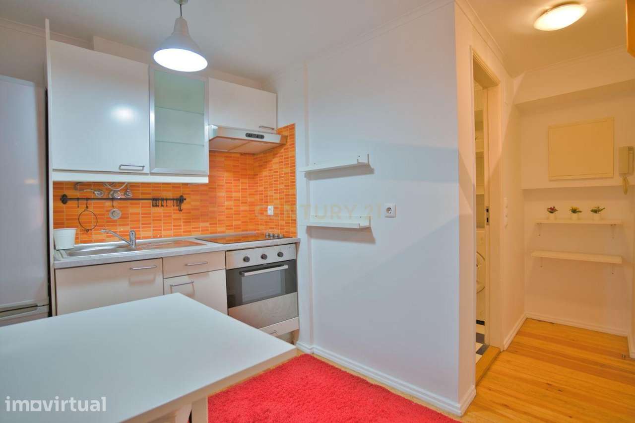 Apartamento T0 com charme e localização premium ao lado de Santa Apoló - Grande imagem: 4/12