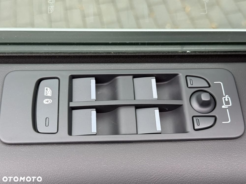 Land Rover Discovery Sport D200 Metropolitan - 17