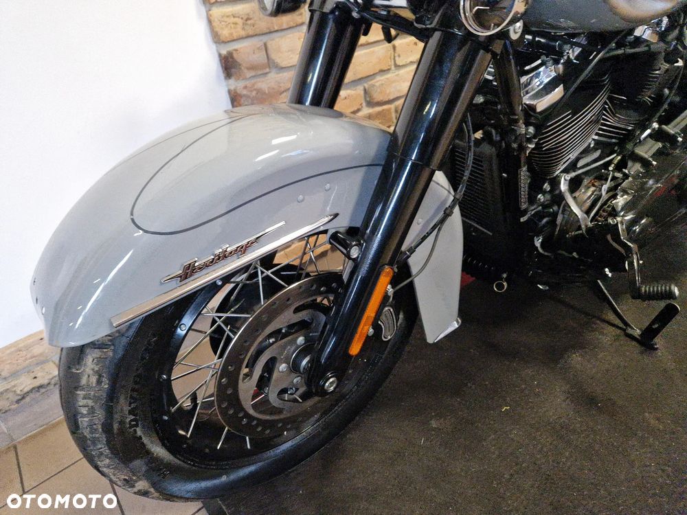 Harley-Davidson Softail Heritage Classic - 36