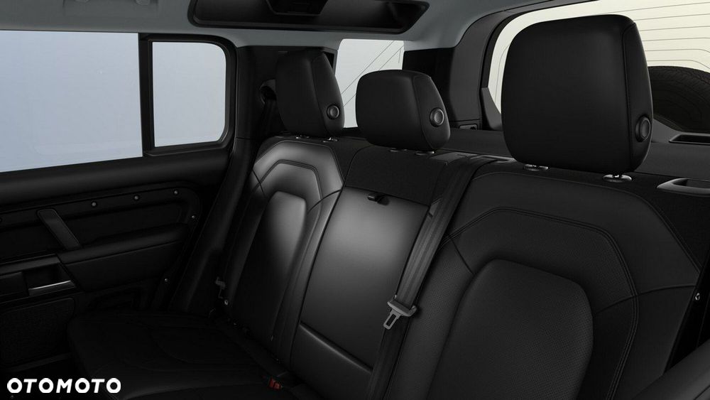 Land Rover Defender - 7