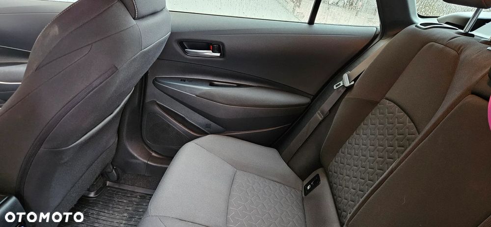 Toyota Corolla 1.8 Hybrid Comfort - 33