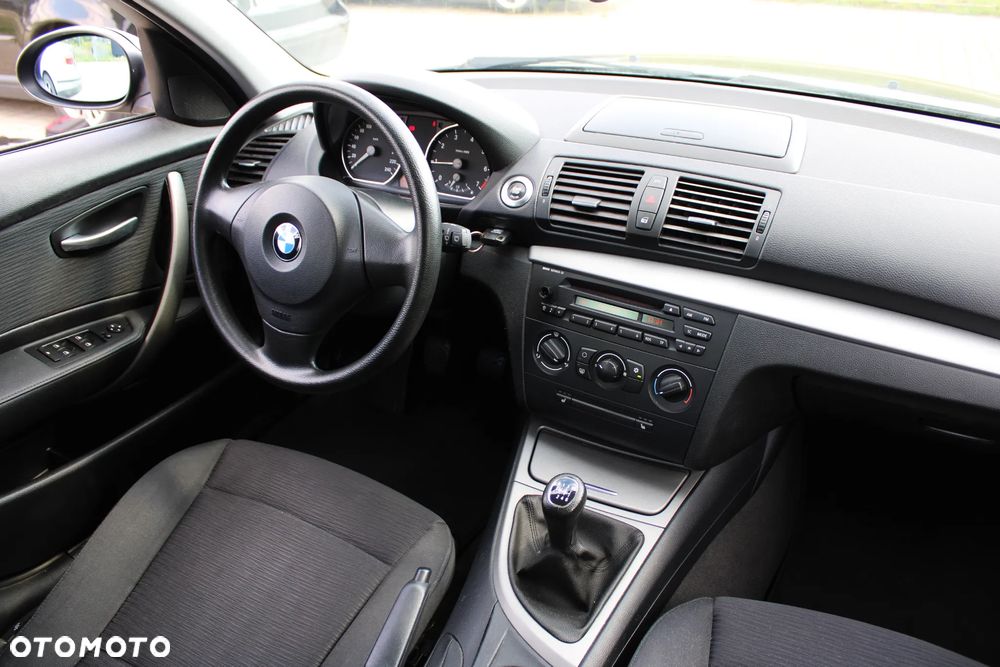 BMW Seria 1 116i - 19
