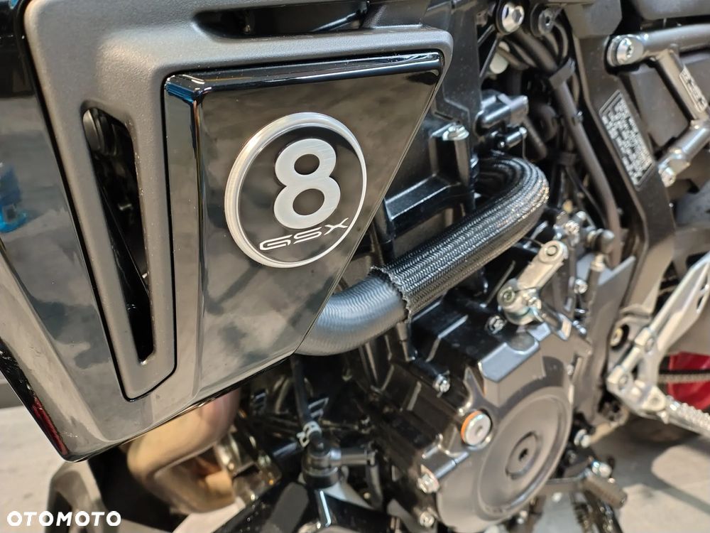 Suzuki GSX - 3