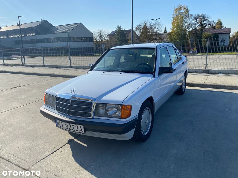 Mercedes-Benz W201 (190) - 1