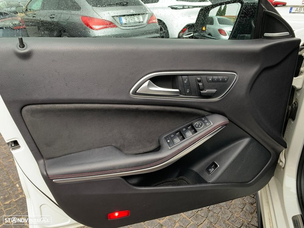 Mercedes-Benz CLA 45 AMG 4-Matic - 17