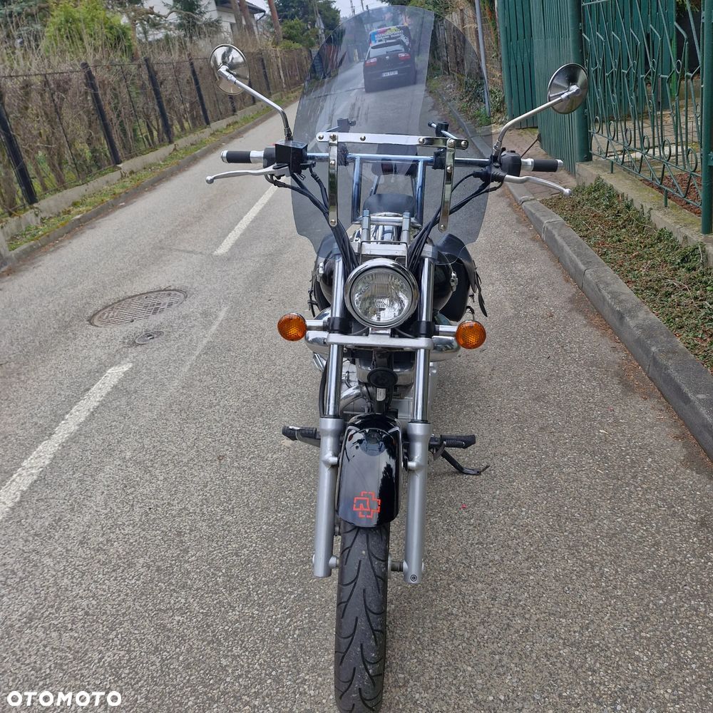 Suzuki Intruder - 5