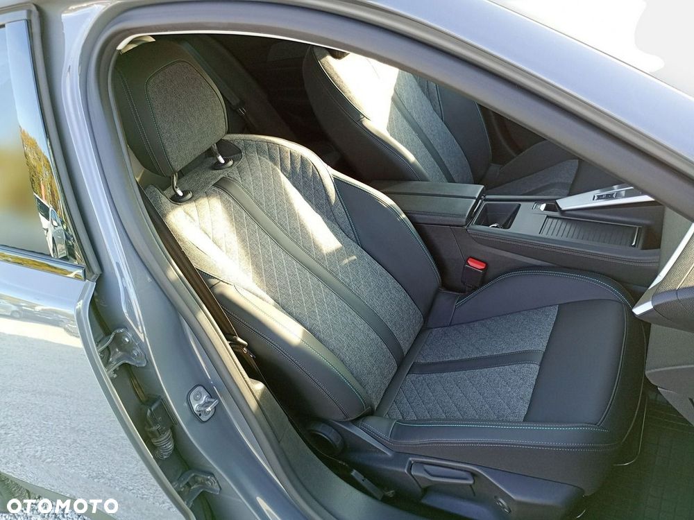 Peugeot 408 1.2 PureTech Allure S&S EAT8 - 28