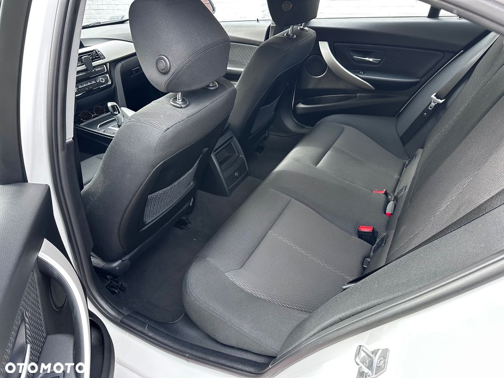 BMW Seria 3 318i - 19