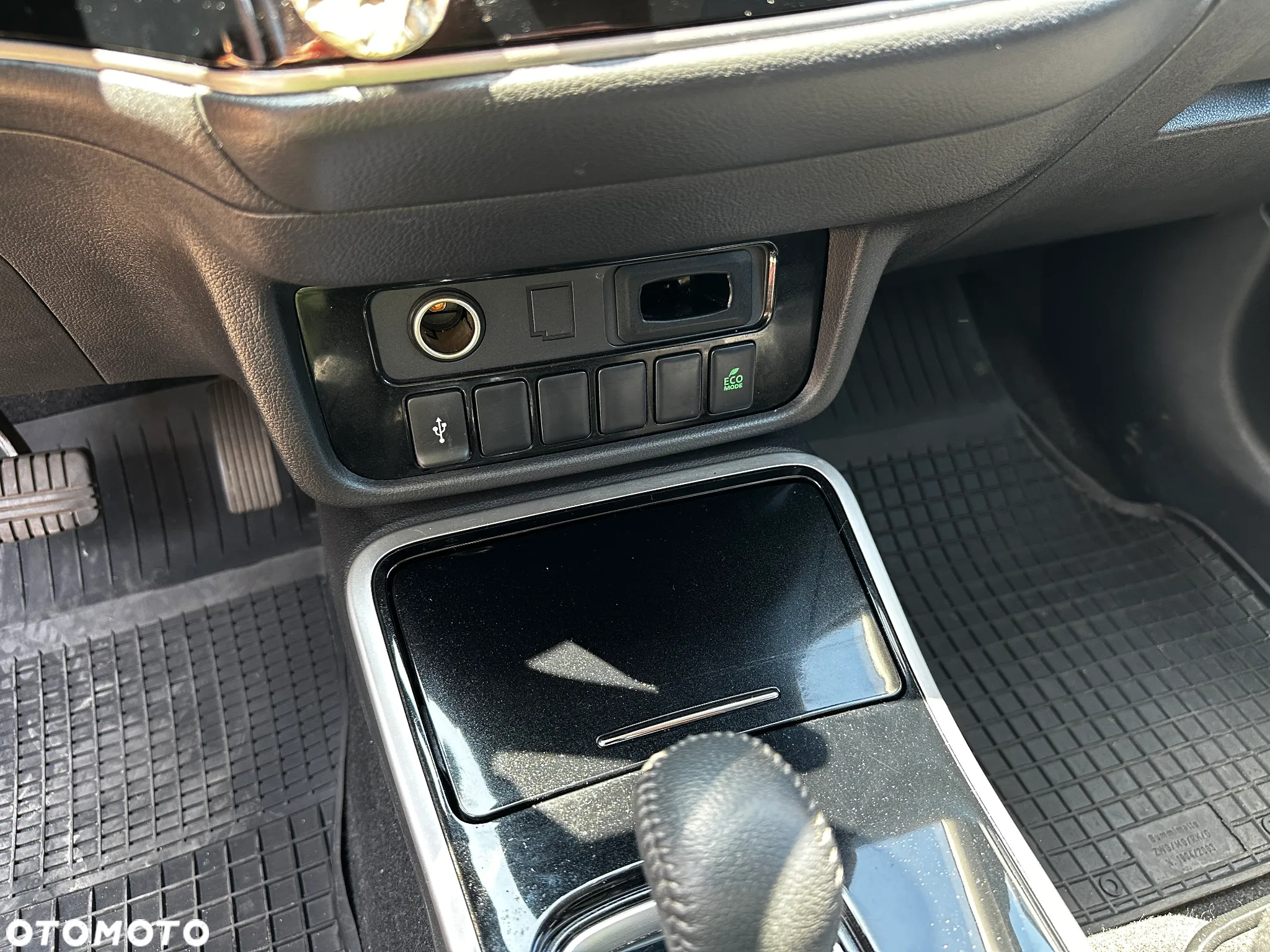 Mitsubishi Outlander - 16
