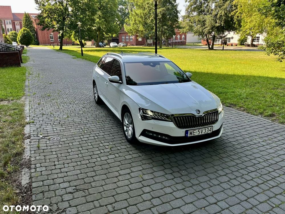 Skoda Superb 2.0 TDI SCR Ambition DSG - 9