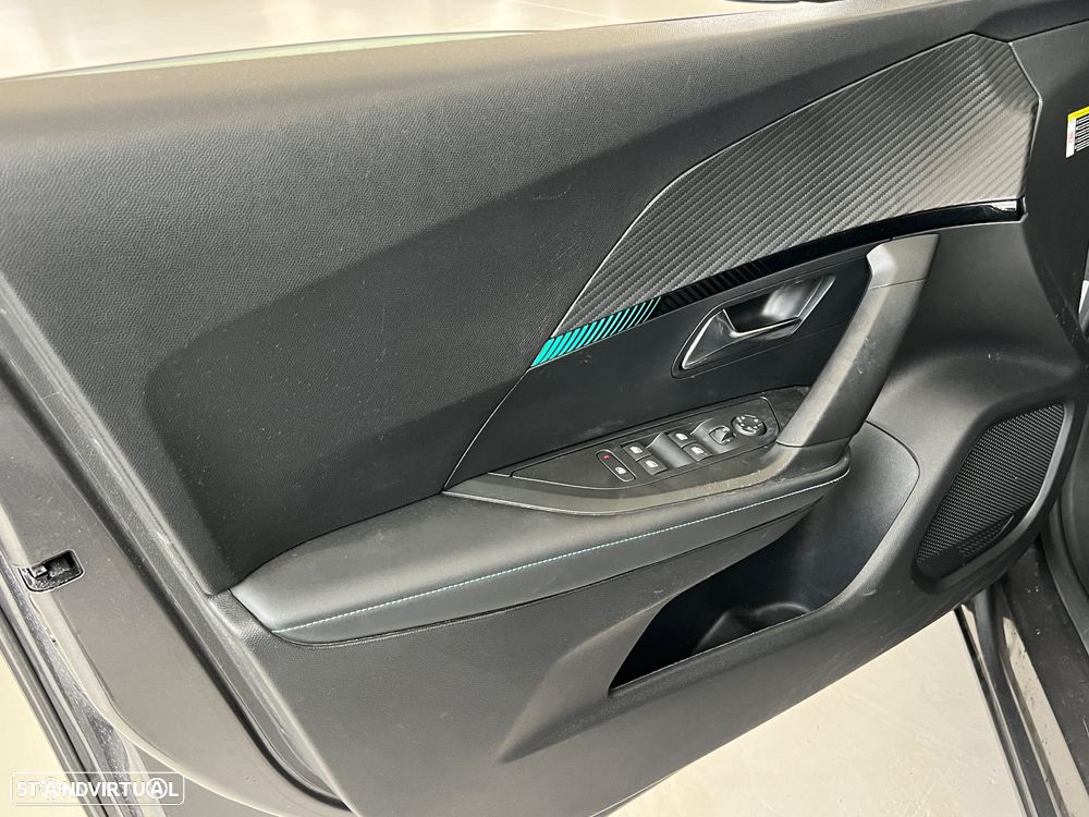 Peugeot 2008 1.2 PureTech Allure Pack EAT8 - 22