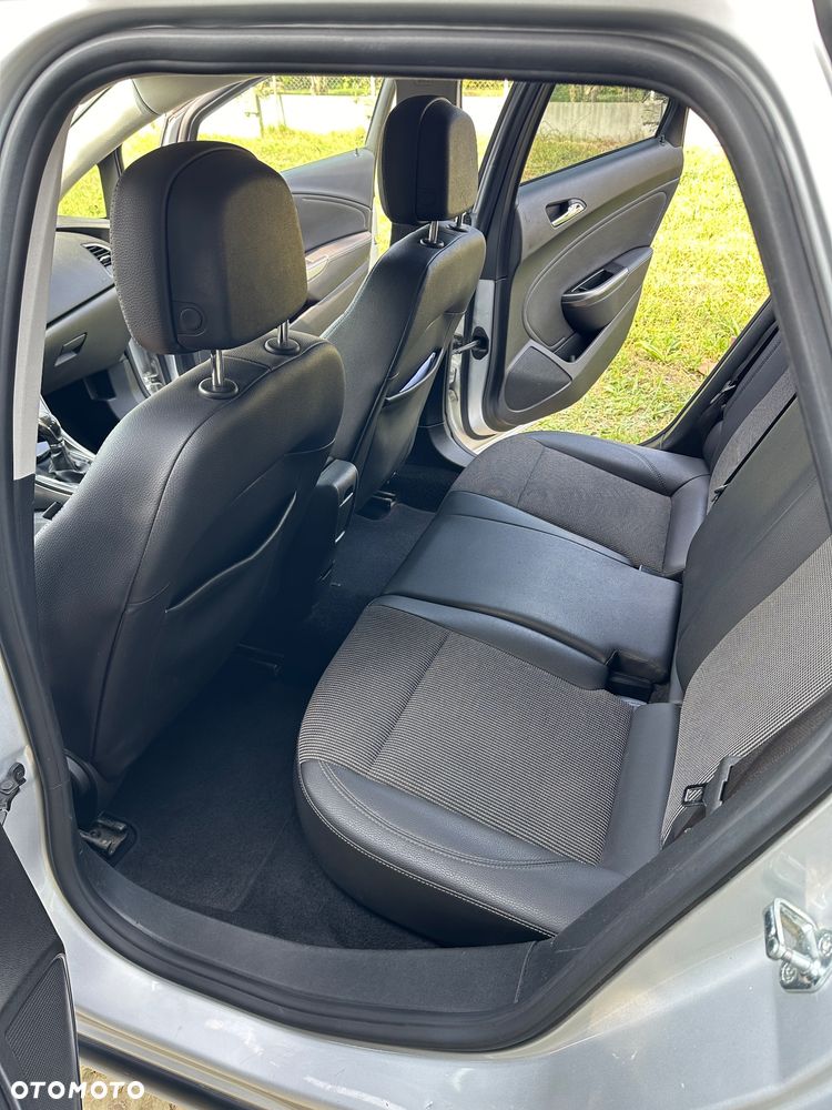 Opel Astra 1.4 T Sport - 11