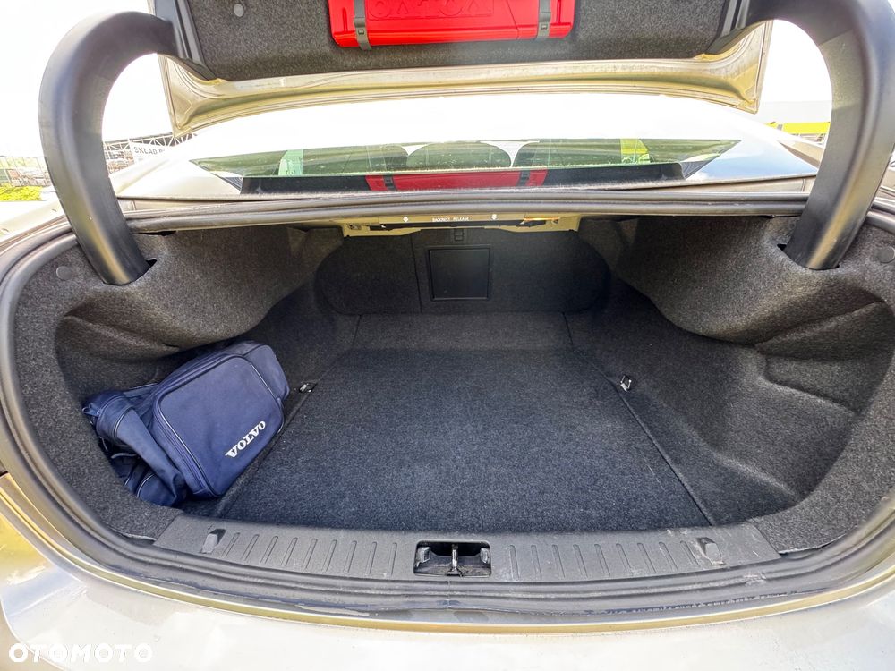 Volvo S60 T3 Momentum - 17