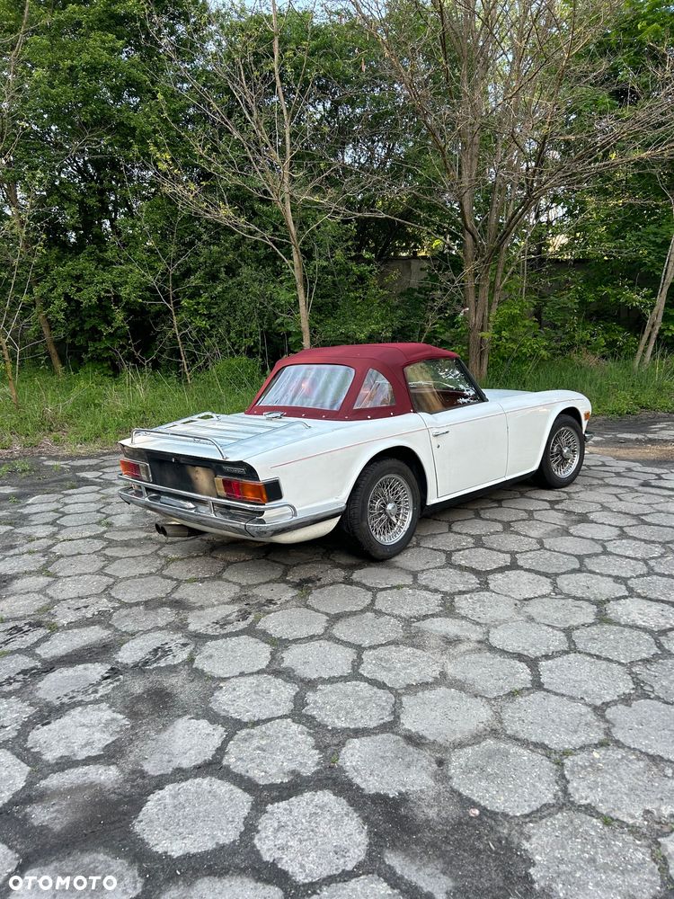 Triumph TR6 - 13