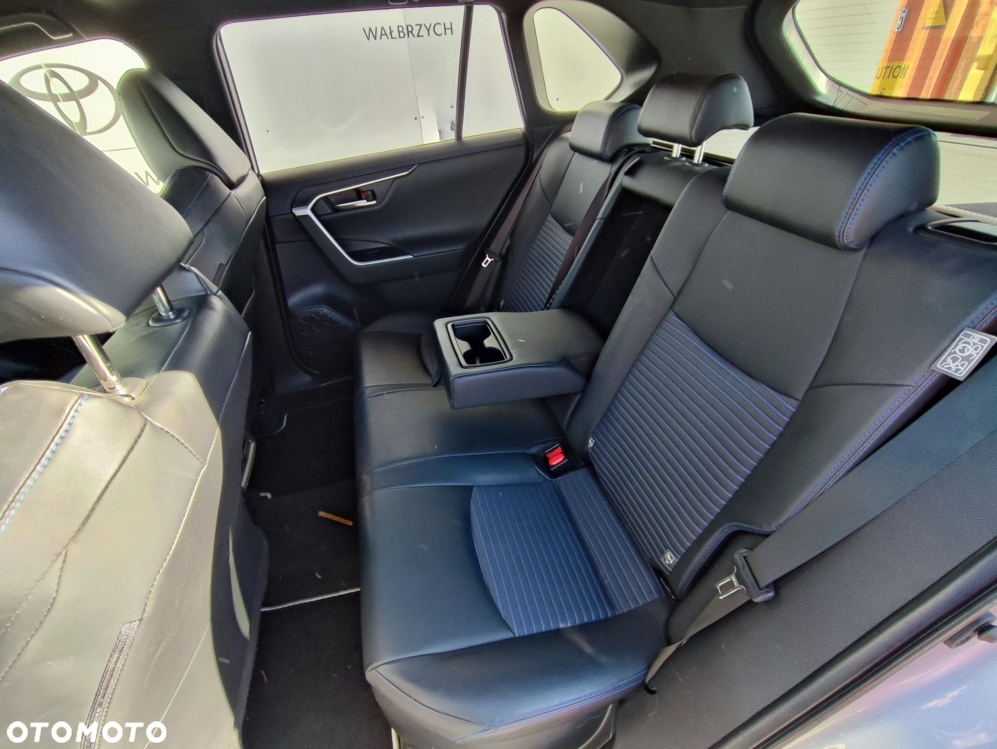 Toyota RAV4 - 9