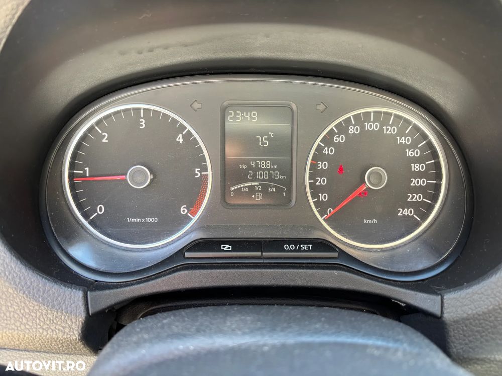 Volkswagen Amarok - 12