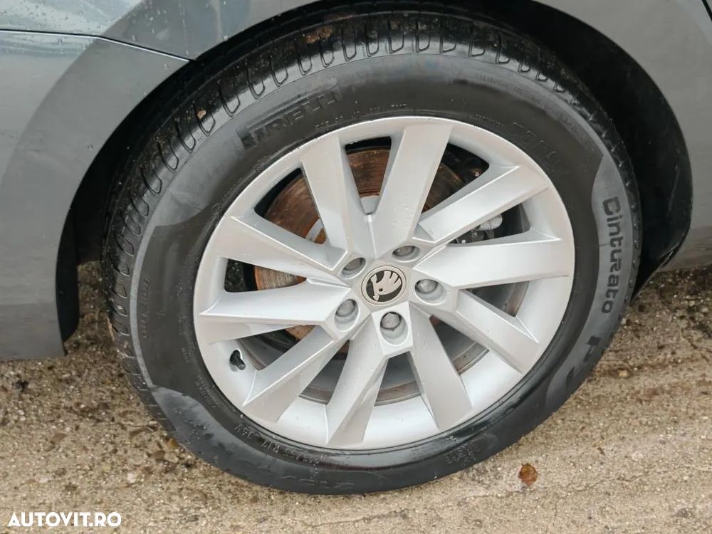 Skoda Superb Combi 1.6 TDI DSG Active - 33