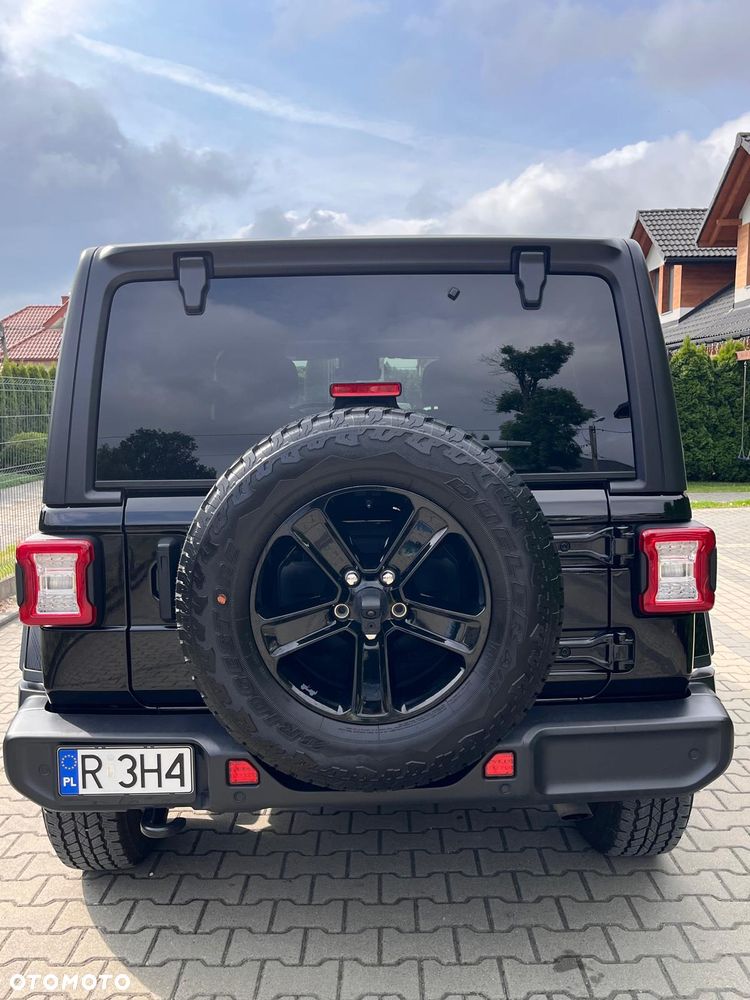 Jeep Wrangler - 12