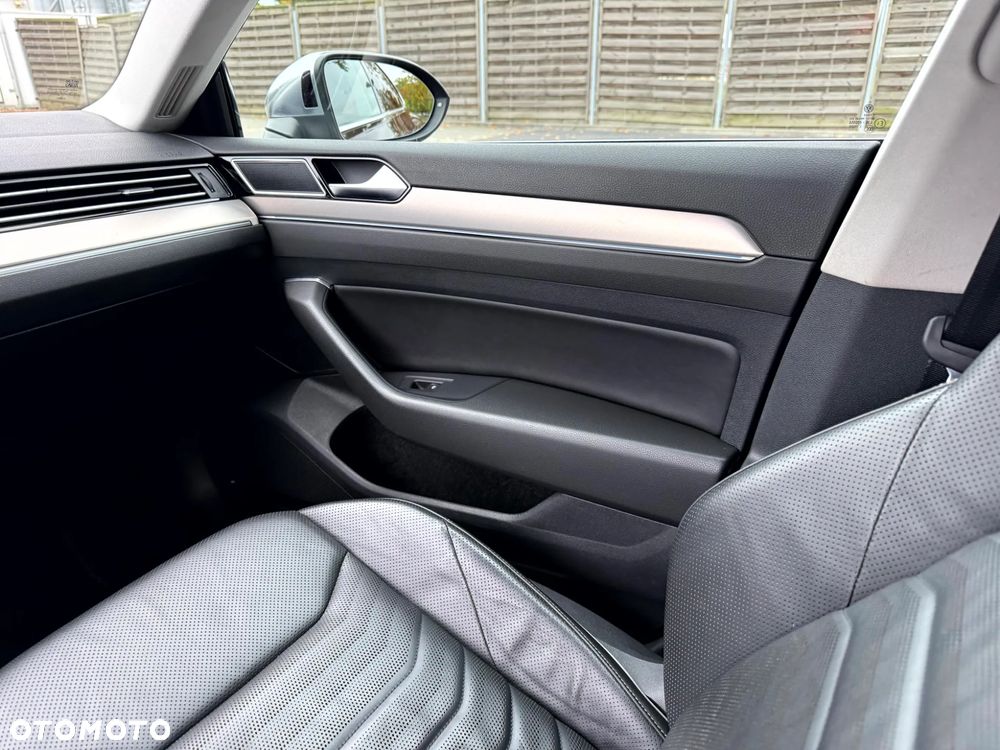 Volkswagen Arteon 2.0 TDI Bi-Turbo SCR 4Mot Elegance DSG - 25