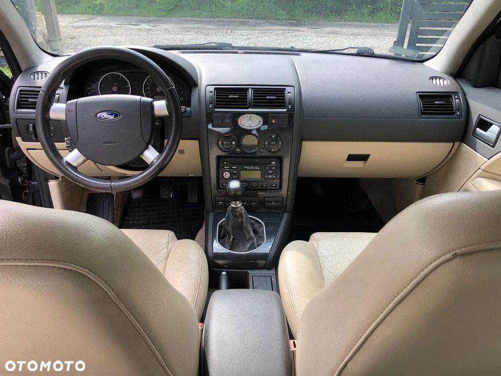 Ford Mondeo 2.0 TDDi Ghia - 11