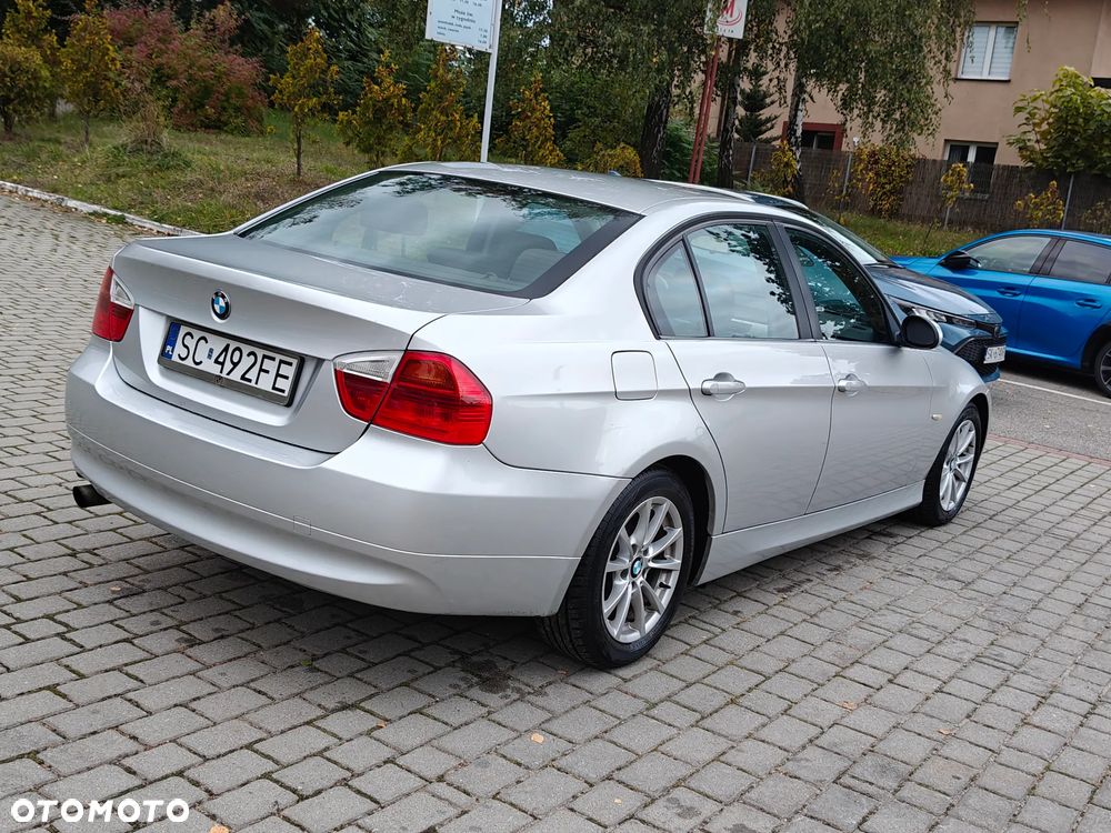 BMW Seria 3 318d - 10