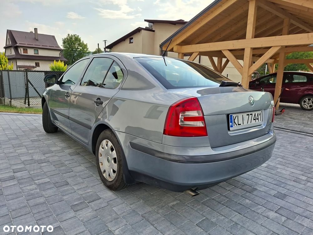 Skoda Octavia 1.6 Tour - 6