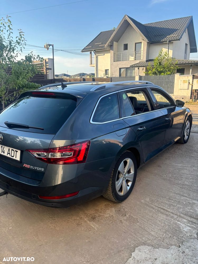 Skoda Superb 2.0 TDI DSG Ambition - 4