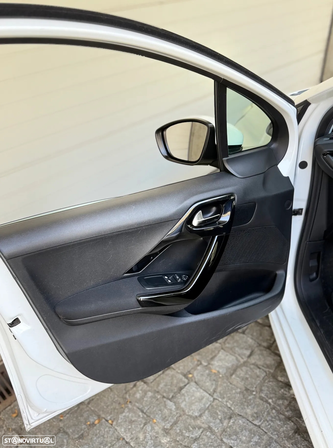 Peugeot 208 1.2 PureTech Allure - 30