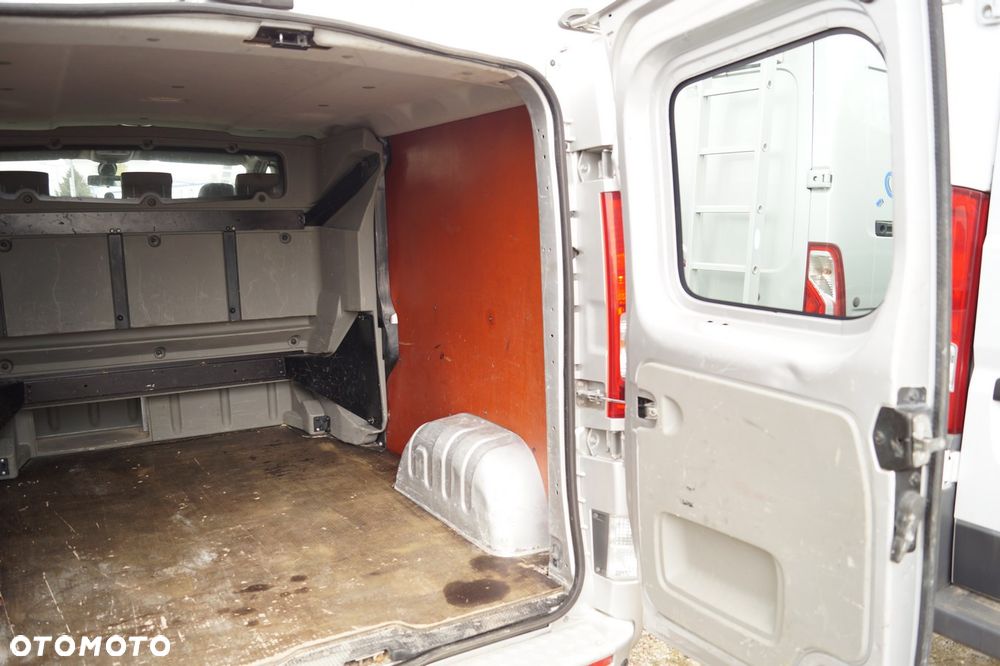 Renault Trafic - 25