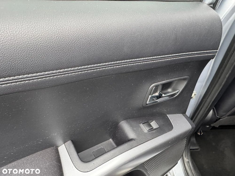 Mitsubishi Outlander - 27