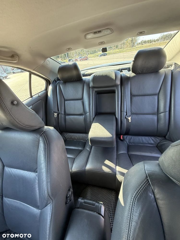 Volvo S60 2.5T Momentum - 26