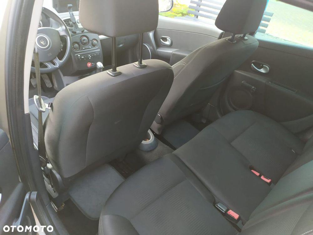Renault Clio - 7