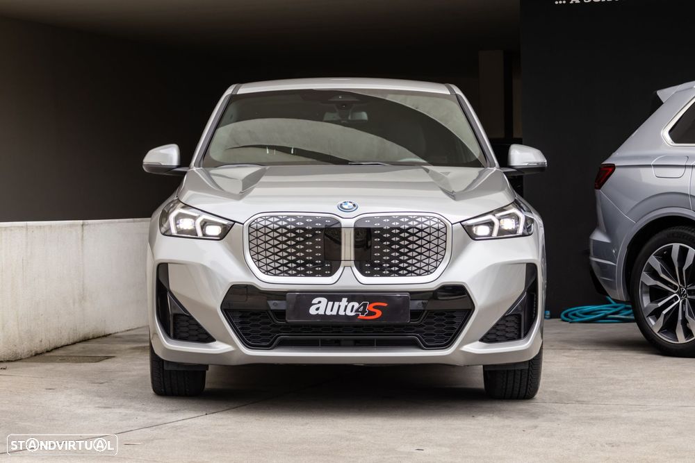 BMW iX1 eDrive20 Pack Desportivo M - 4