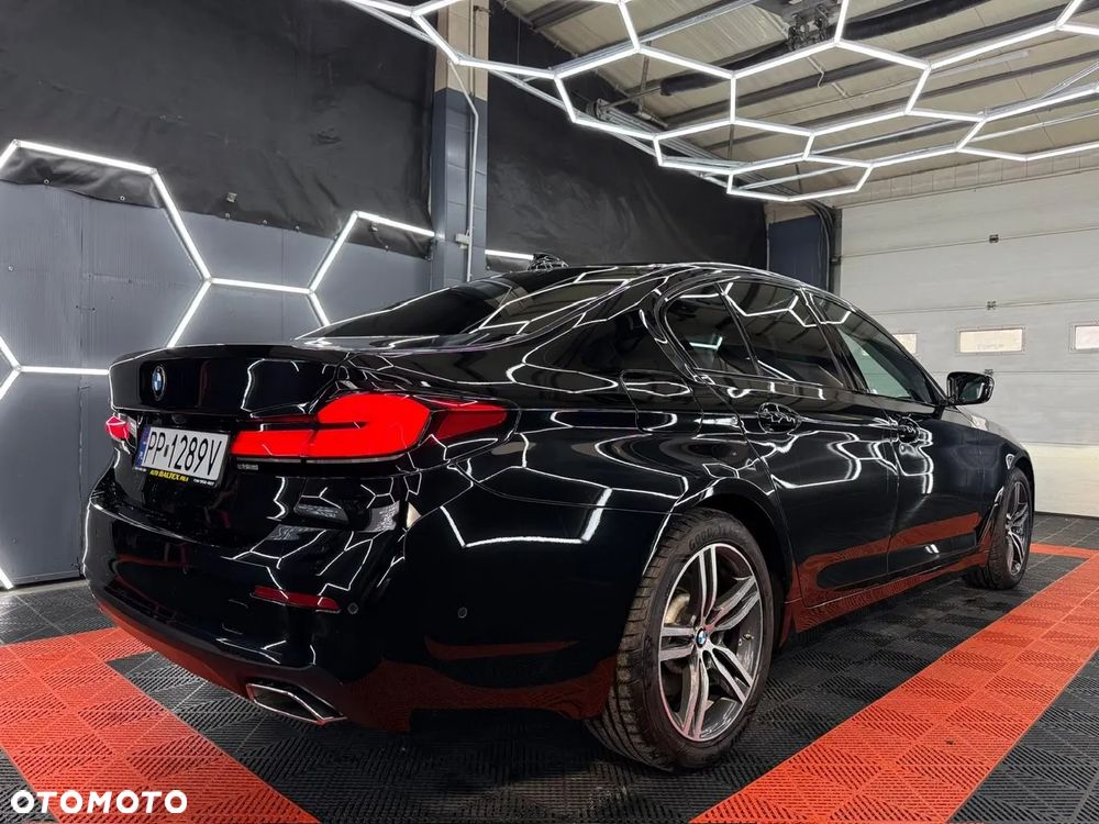 BMW Seria 5 520d M Sport Edition - 10