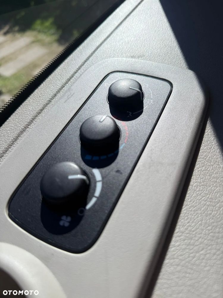 Jeep Commander 5.7 V8 HEMI Automatik Limited - 16