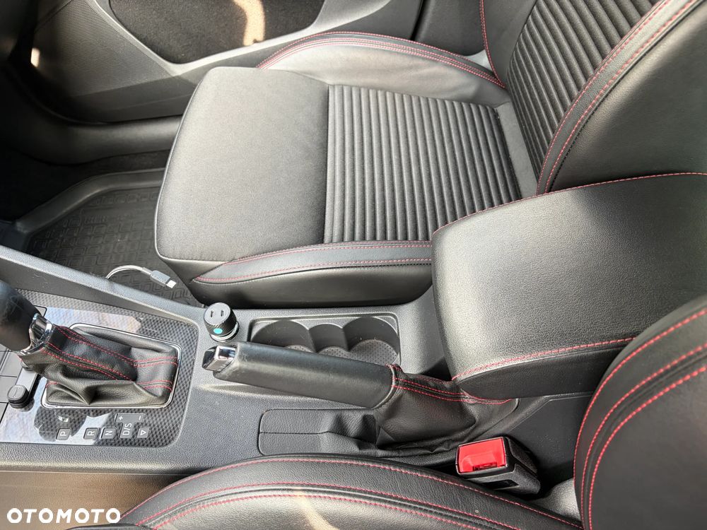 Skoda Octavia 2.0 TDI DSG RS - 9