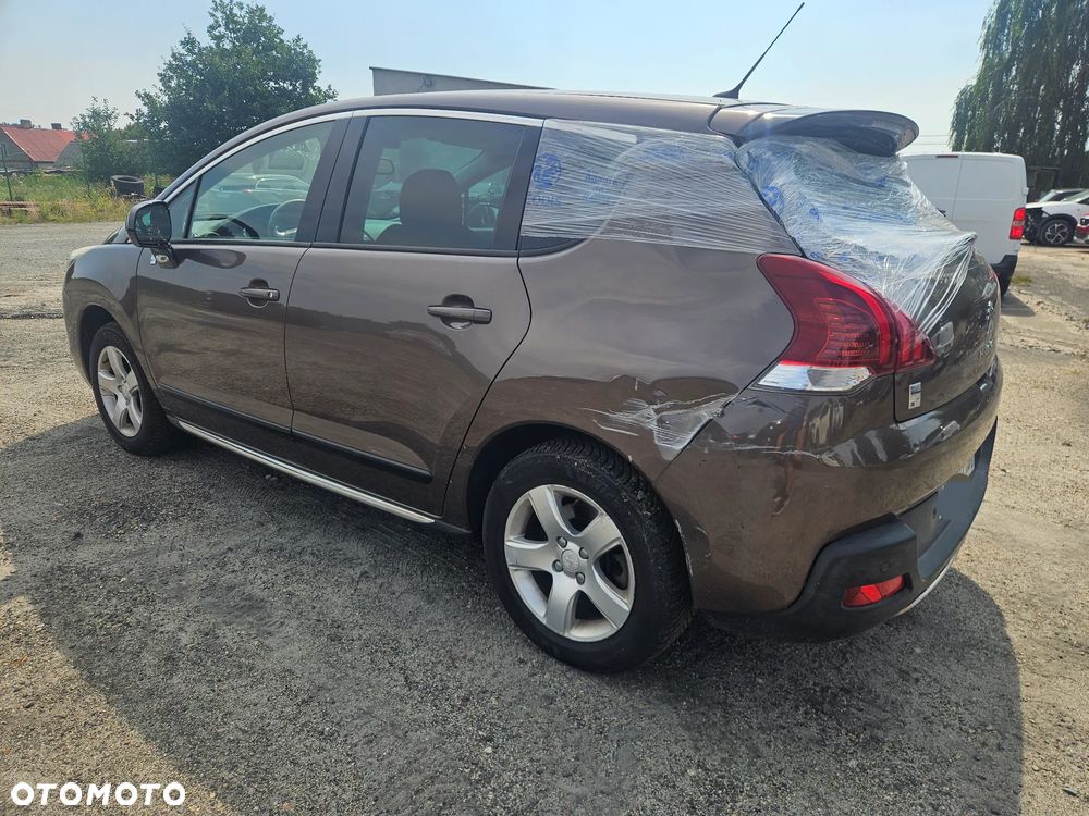 Peugeot 3008 Hybrid4 - 4