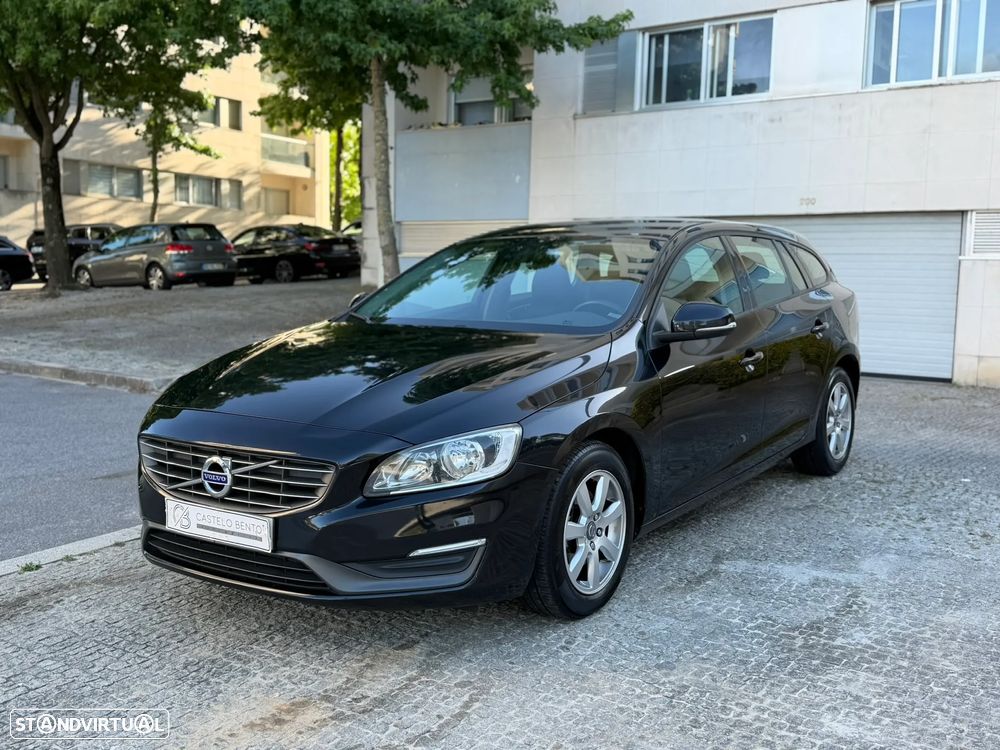 Volvo V60 D2 Momentum - 1