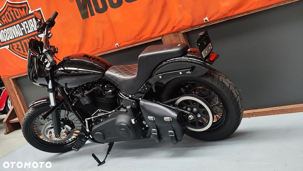 Harley-Davidson Softail Street Bob - 6