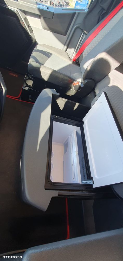 Renault T HIGH 4X2 13L E6 - 10