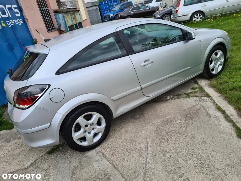 Opel Astra III GTC 1.7 CDTI Essentia - 3