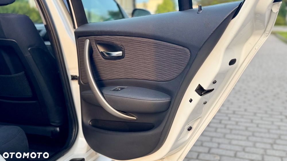 BMW Seria 1 116i - 21