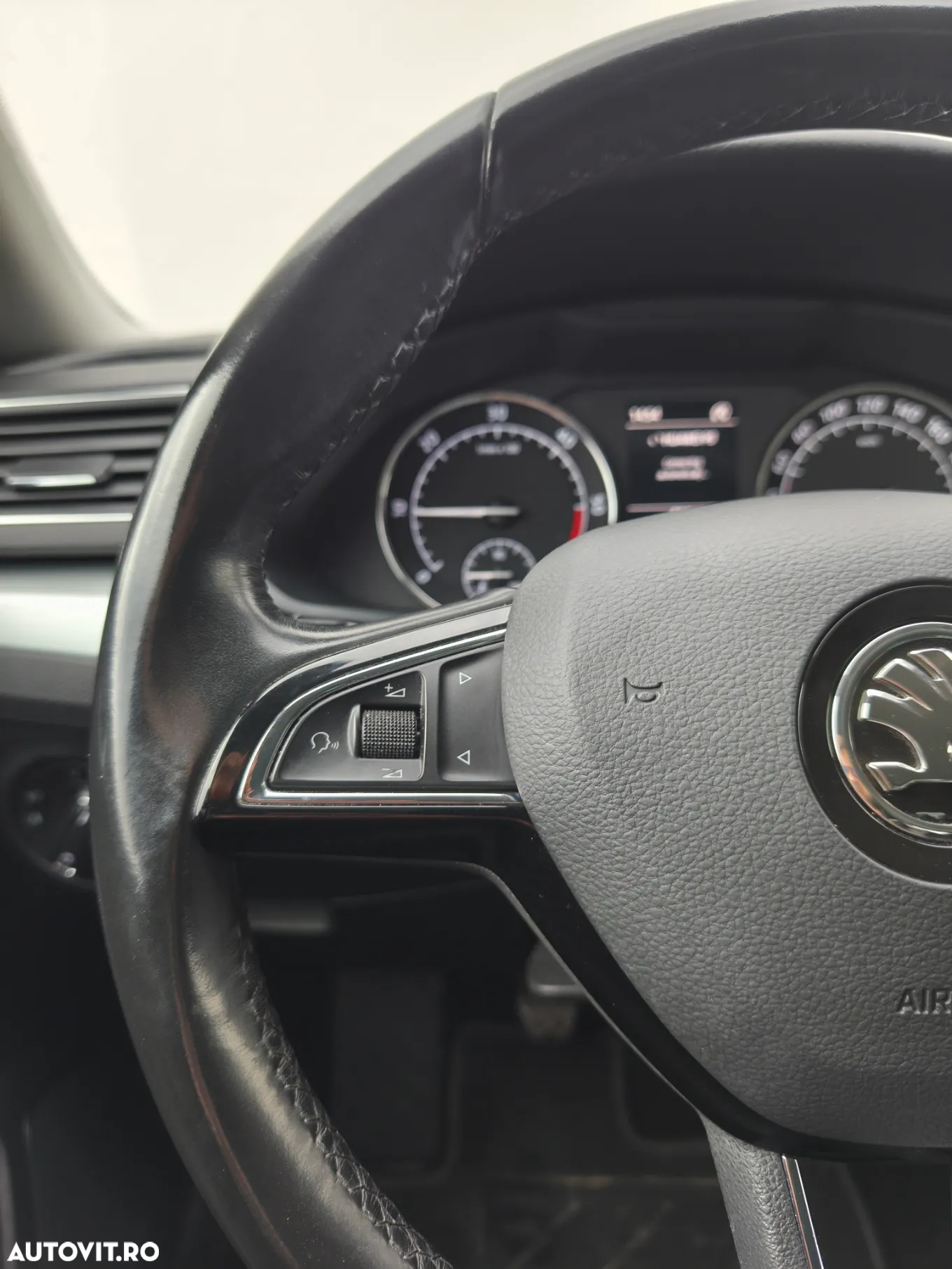 Skoda Superb 2.0 TDI 4X4 Ambition - 10