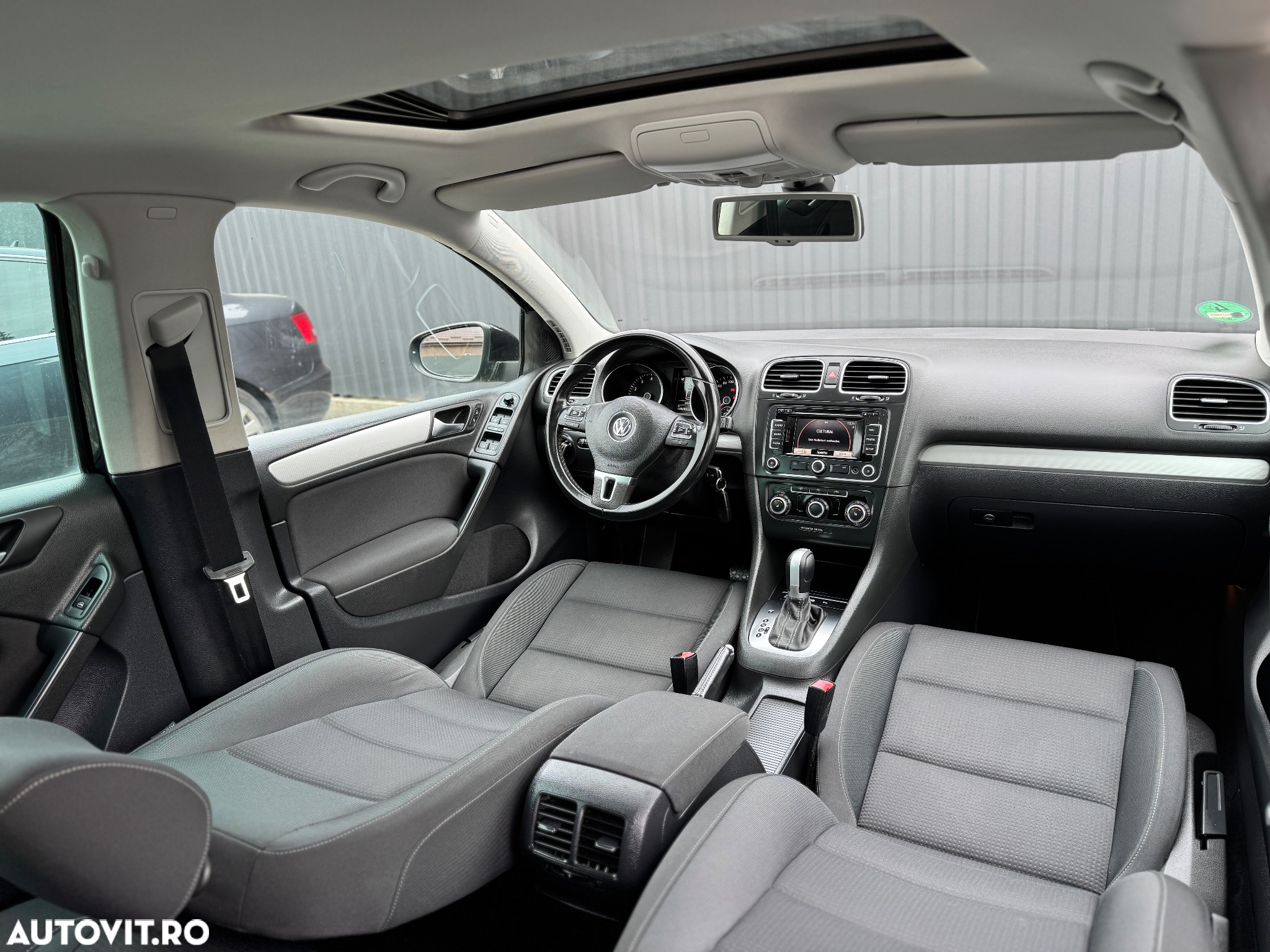 Volkswagen Golf - 8
