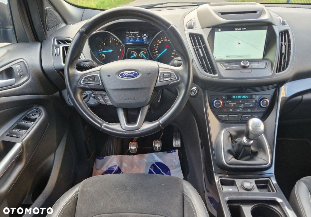 Ford Kuga 2.0 TDCi 4x4 ST-Line - 28