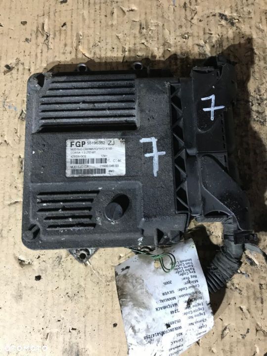 KOMPUTER STEROWNIK SILNIKA OPEL CORSA C 1.3 CDTI 55196352 ZJ - 1