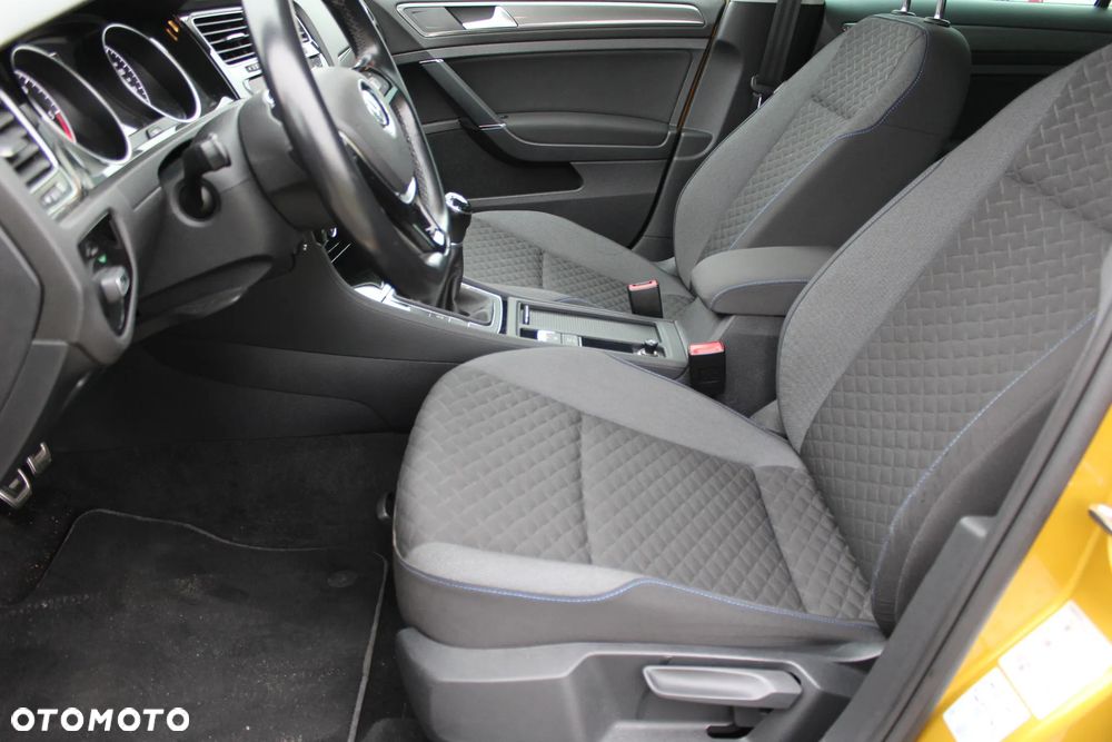 Volkswagen Golf - 13