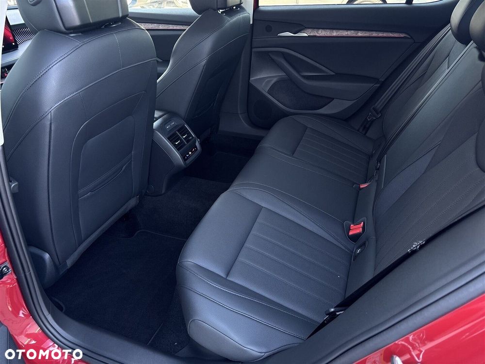 Skoda Superb 2.0 TDI SCR 4x4 L&K DSG - 12
