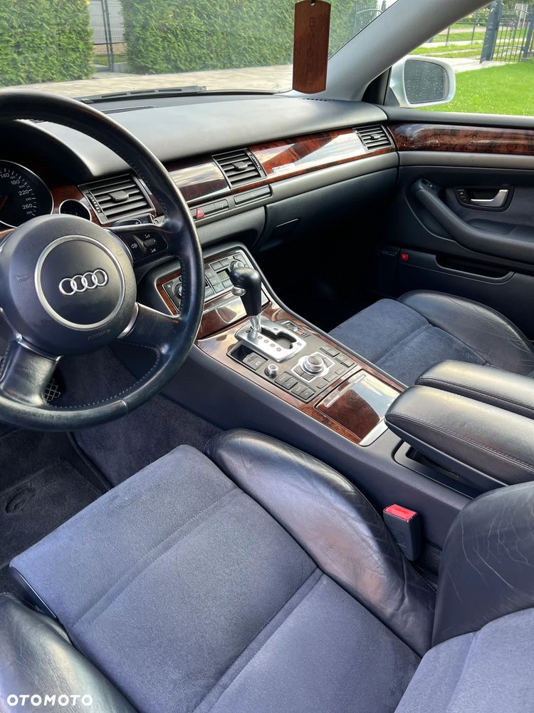 Audi A8 4.2 Quattro - 14